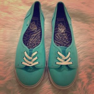 Vans flats